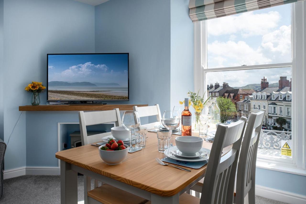 Abbey Road Boutique Holiday Apartment Llandudno Exterior photo