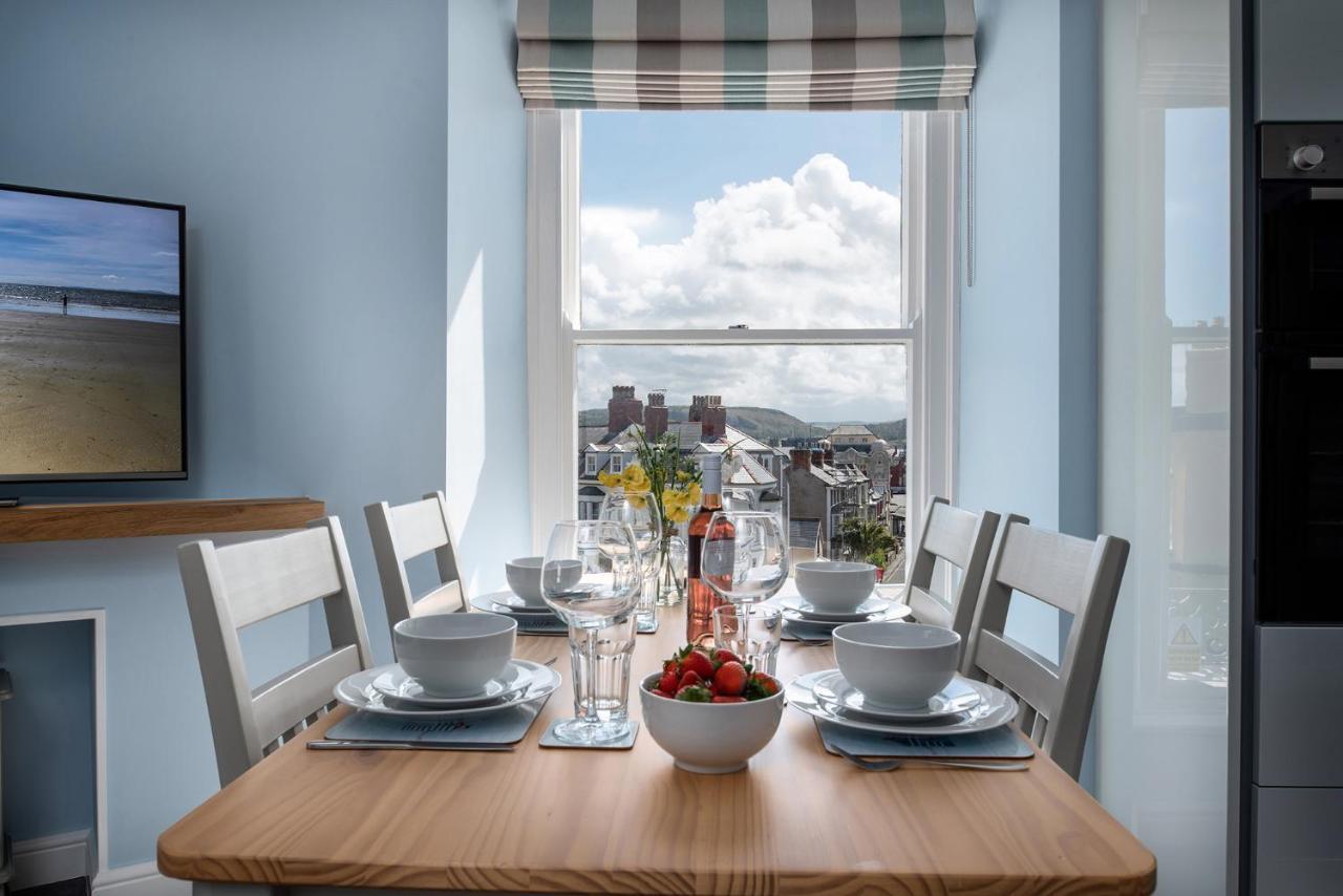 Abbey Road Boutique Holiday Apartment Llandudno Exterior photo