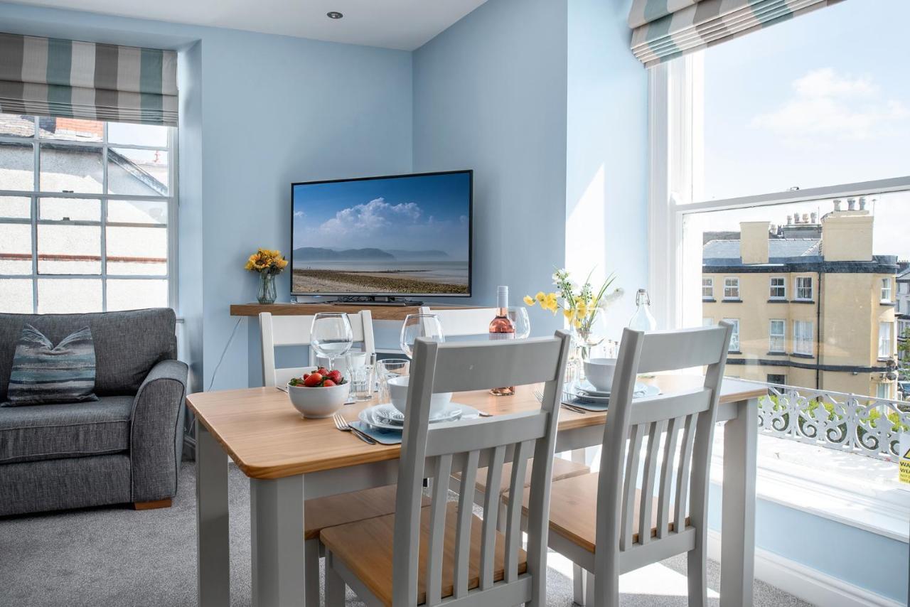 Abbey Road Boutique Holiday Apartment Llandudno Exterior photo
