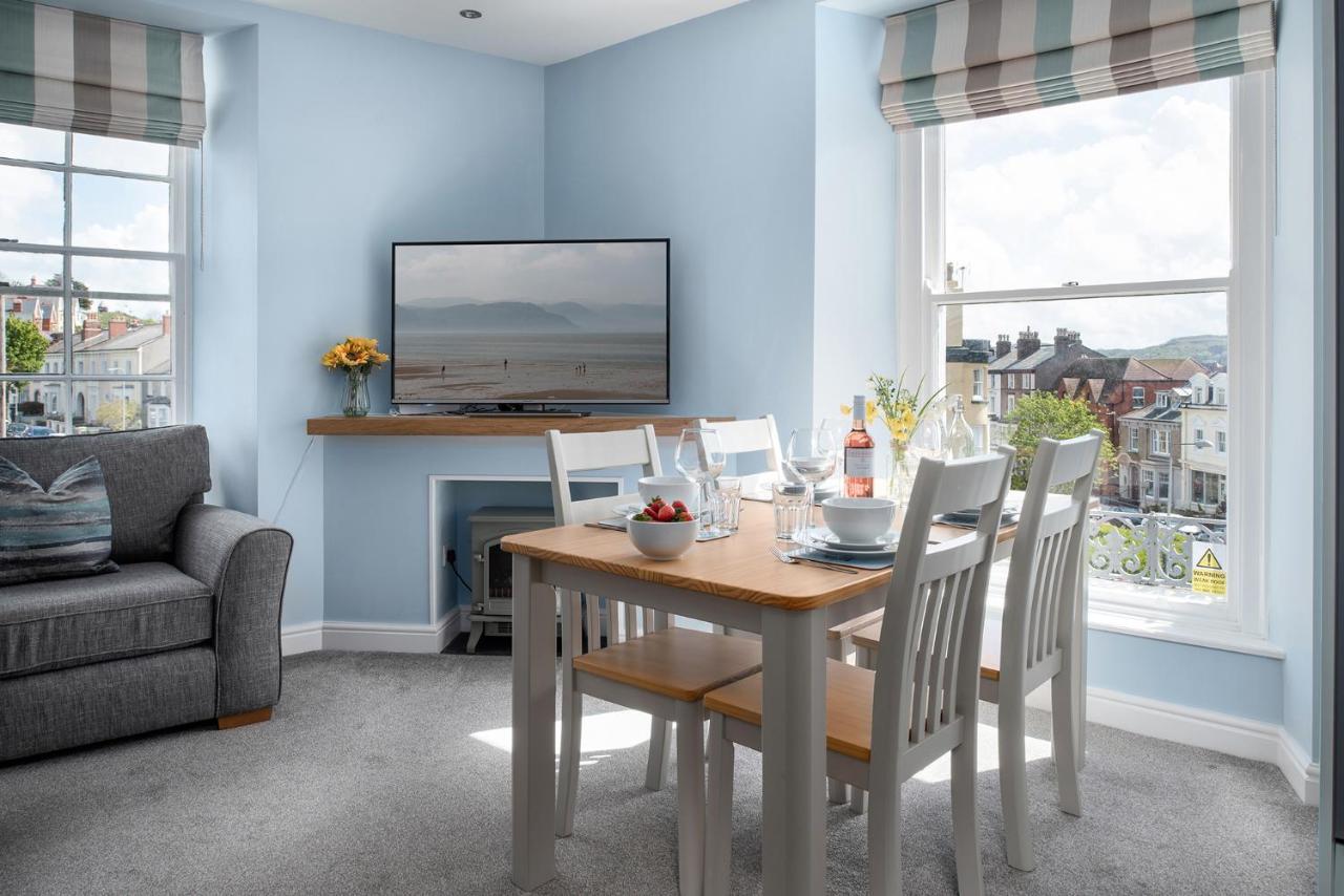 Abbey Road Boutique Holiday Apartment Llandudno Exterior photo
