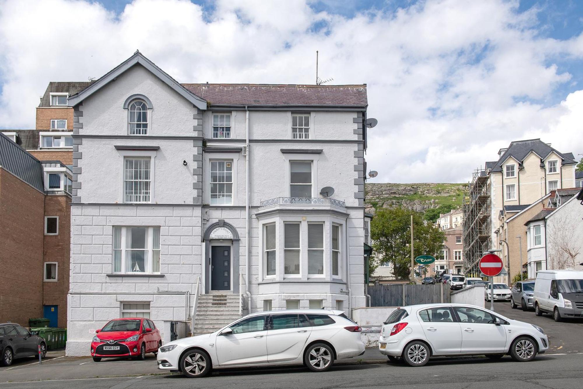 Abbey Road Boutique Holiday Apartment Llandudno Exterior photo